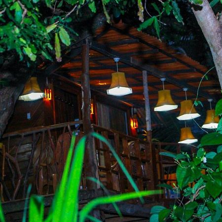 Experience The Comforts Of An Amazing Treehouse Sigirija Zewnętrze zdjęcie