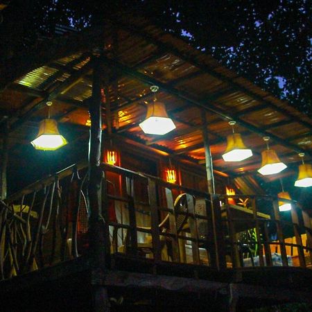 Experience The Comforts Of An Amazing Treehouse Sigirija Zewnętrze zdjęcie