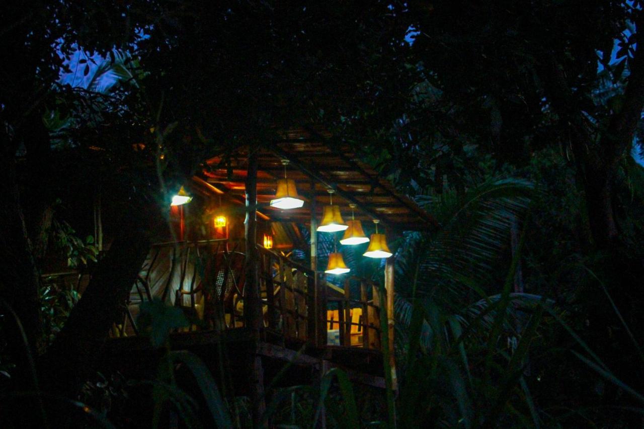 Experience The Comforts Of An Amazing Treehouse Sigirija Zewnętrze zdjęcie
