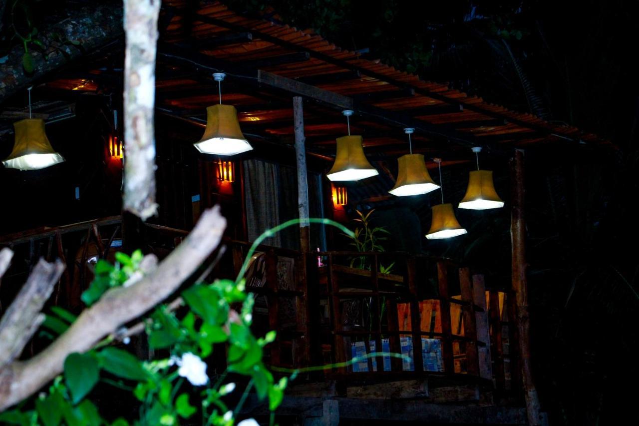 Experience The Comforts Of An Amazing Treehouse Sigirija Zewnętrze zdjęcie