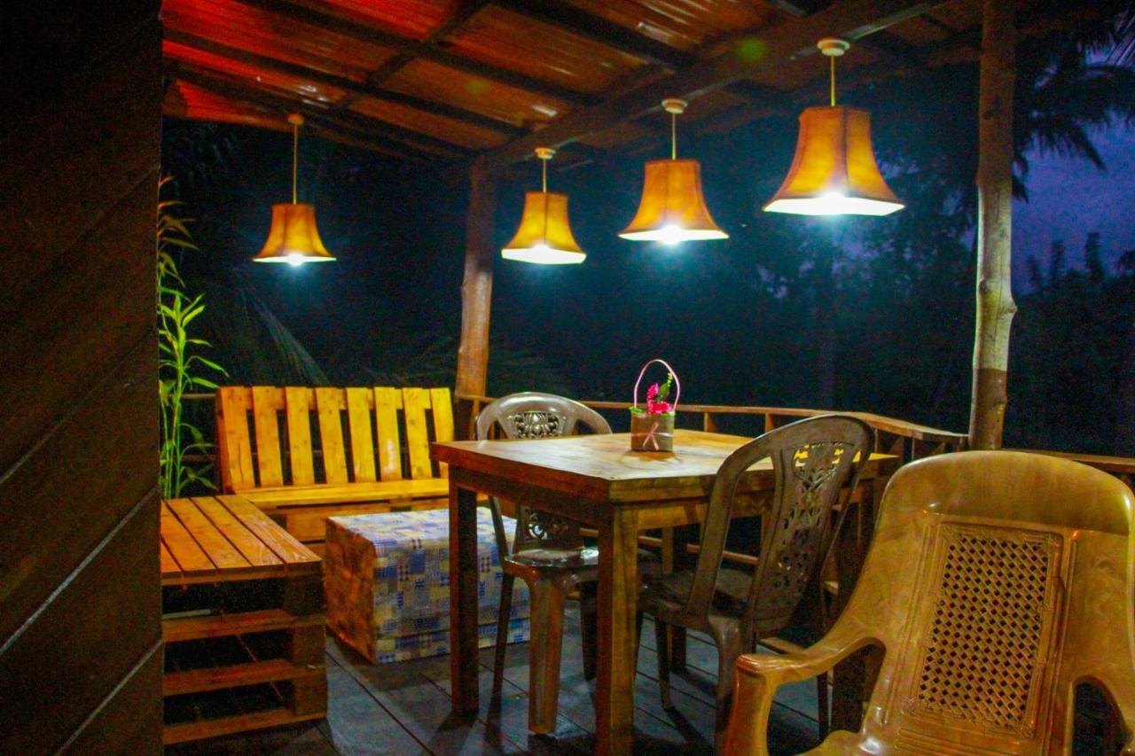 Experience The Comforts Of An Amazing Treehouse Sigirija Zewnętrze zdjęcie