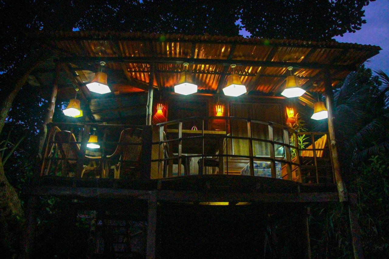 Experience The Comforts Of An Amazing Treehouse Sigirija Zewnętrze zdjęcie